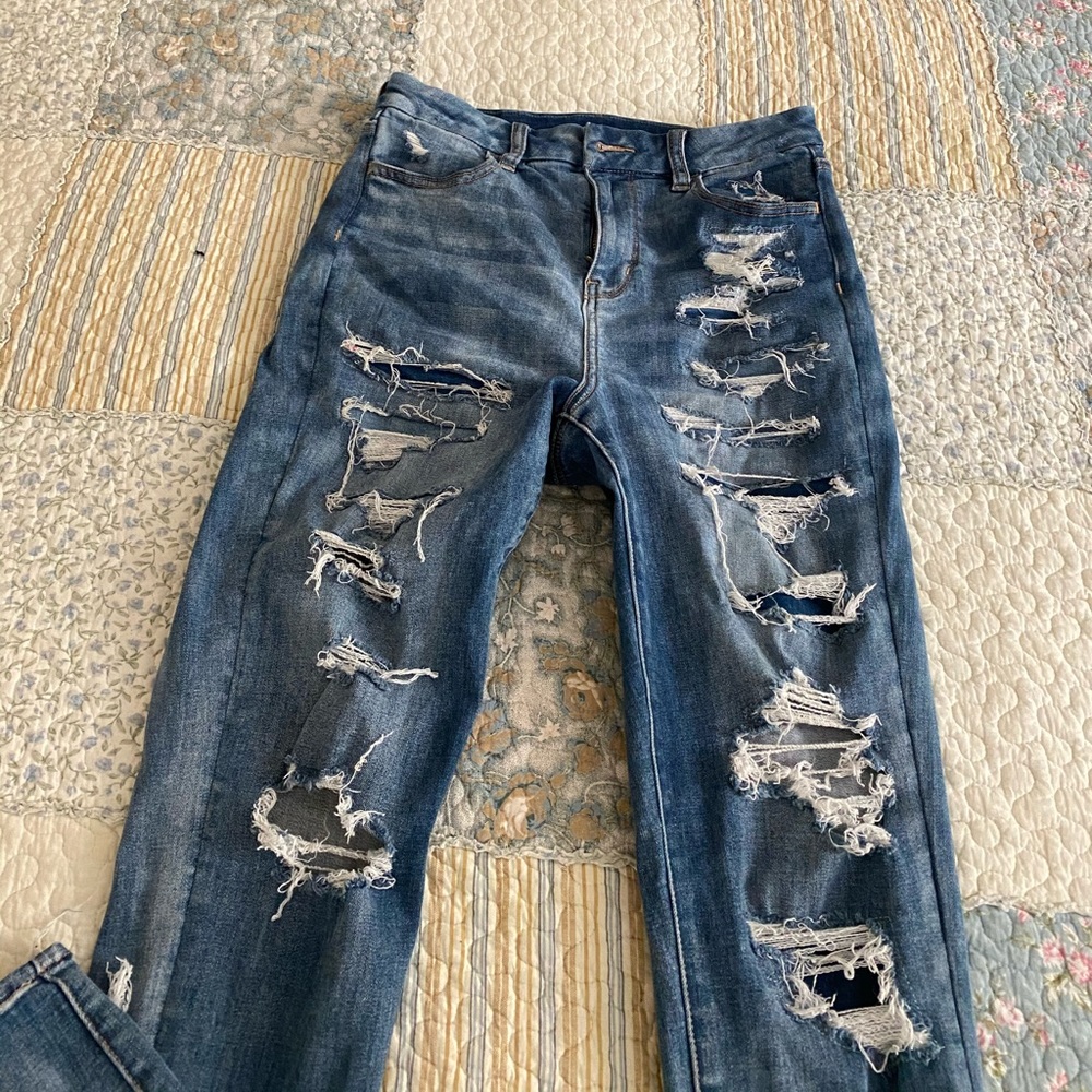 American Eagle distressed jeans